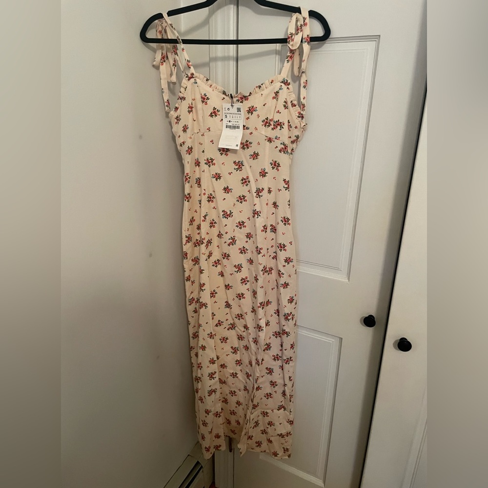 Brand new with tags Zara midi floral dress size small